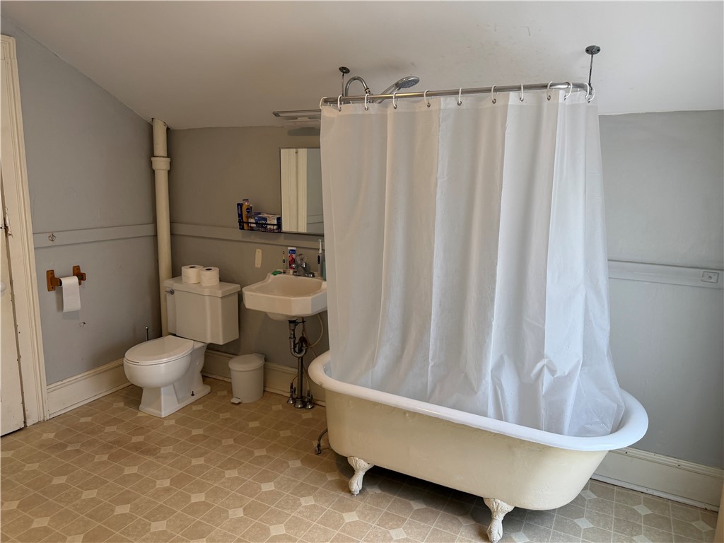 192 Fall Street Seneca Falls, NY 13148 - Photo 12 of 19