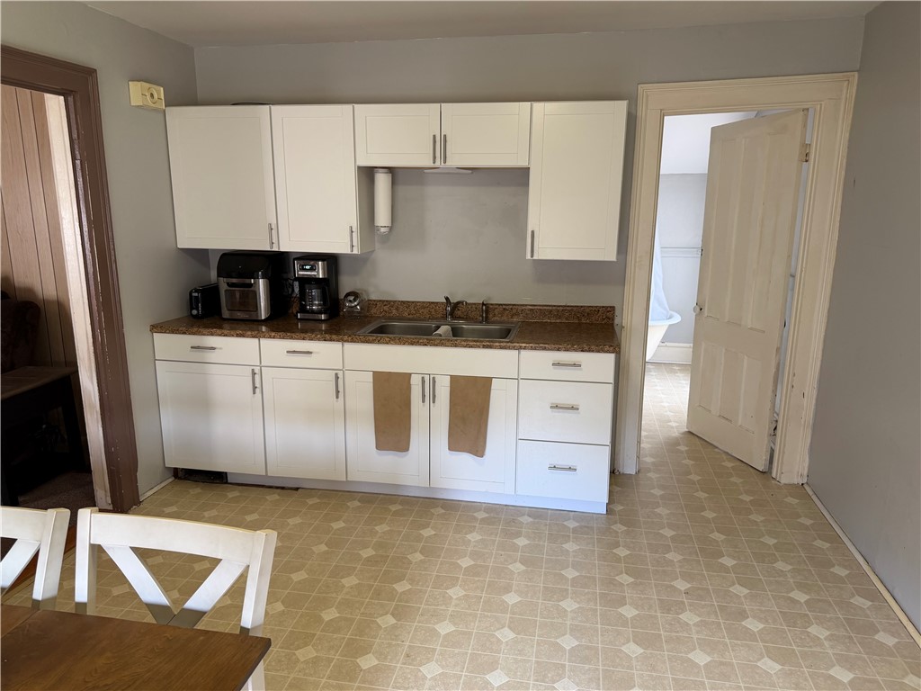 192 Fall Street Seneca Falls, NY 13148 - Photo 6 of 19