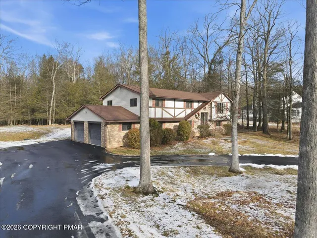$379,900 | 1510 Brook Run Lane, Stroudsburg, PA 18360