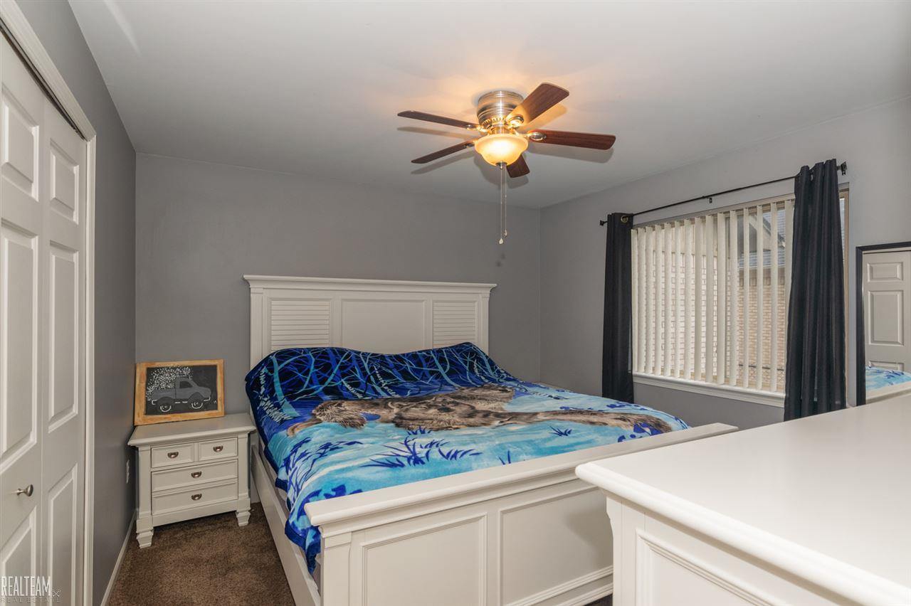 51524 Rivard Road New Baltimore, MI 48047 - Photo 10 of 19 31377191-9.JPG