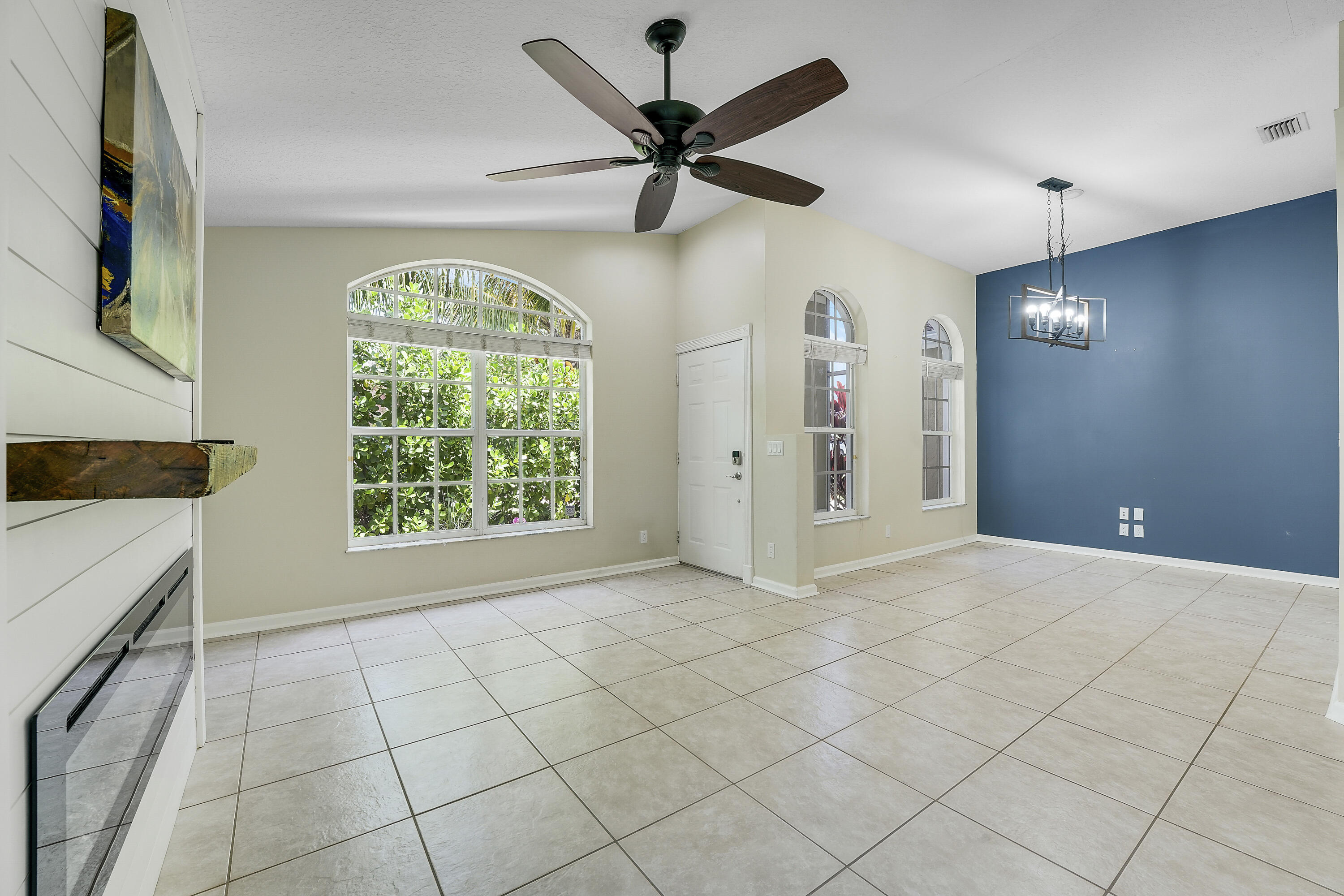 6334 Barbara Street Jupiter, FL 33458 - Photo 6 of 38 House-2