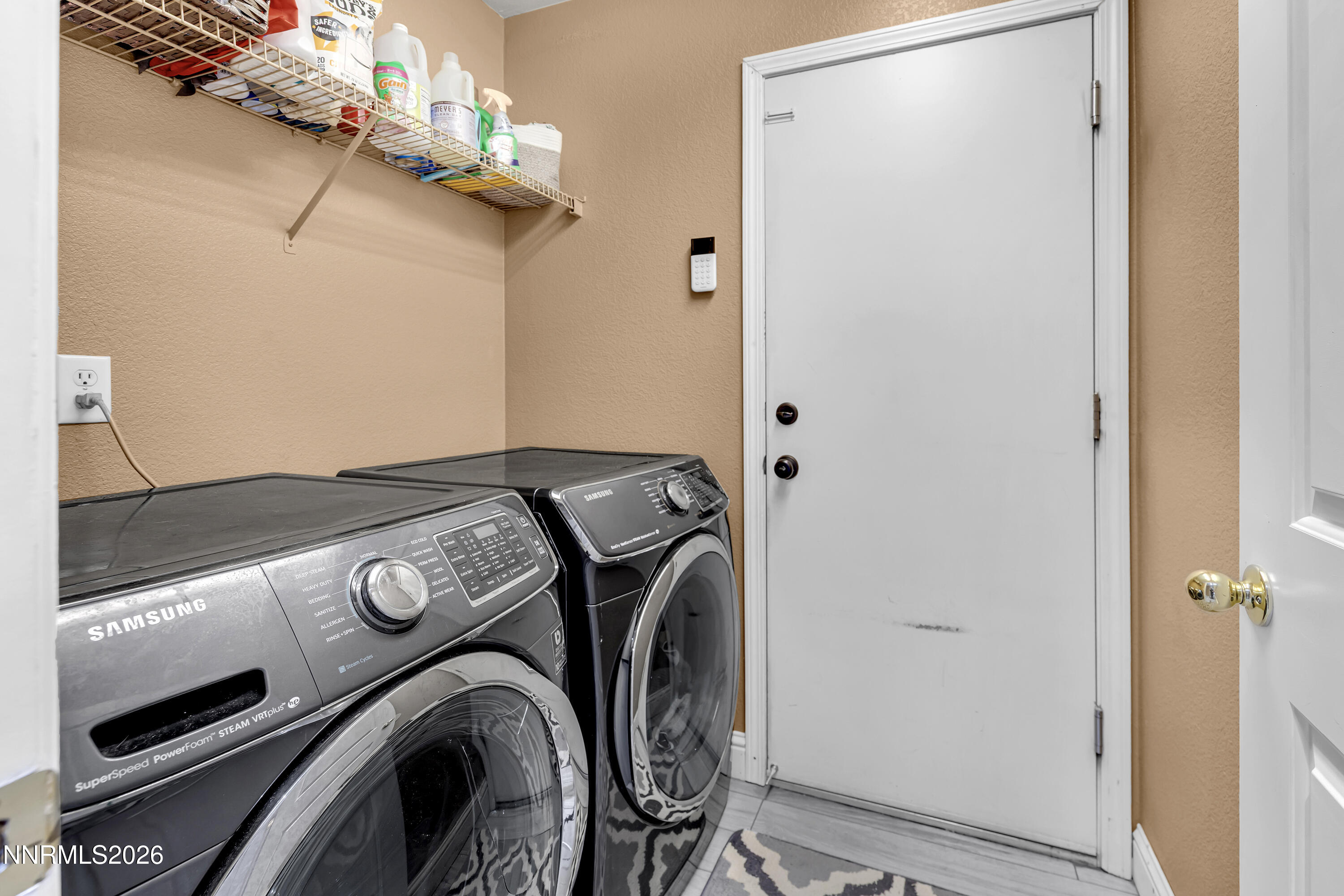9514 Autumn Leaf Way Reno, NV 89506 - Photo 28 of 37 Laundry