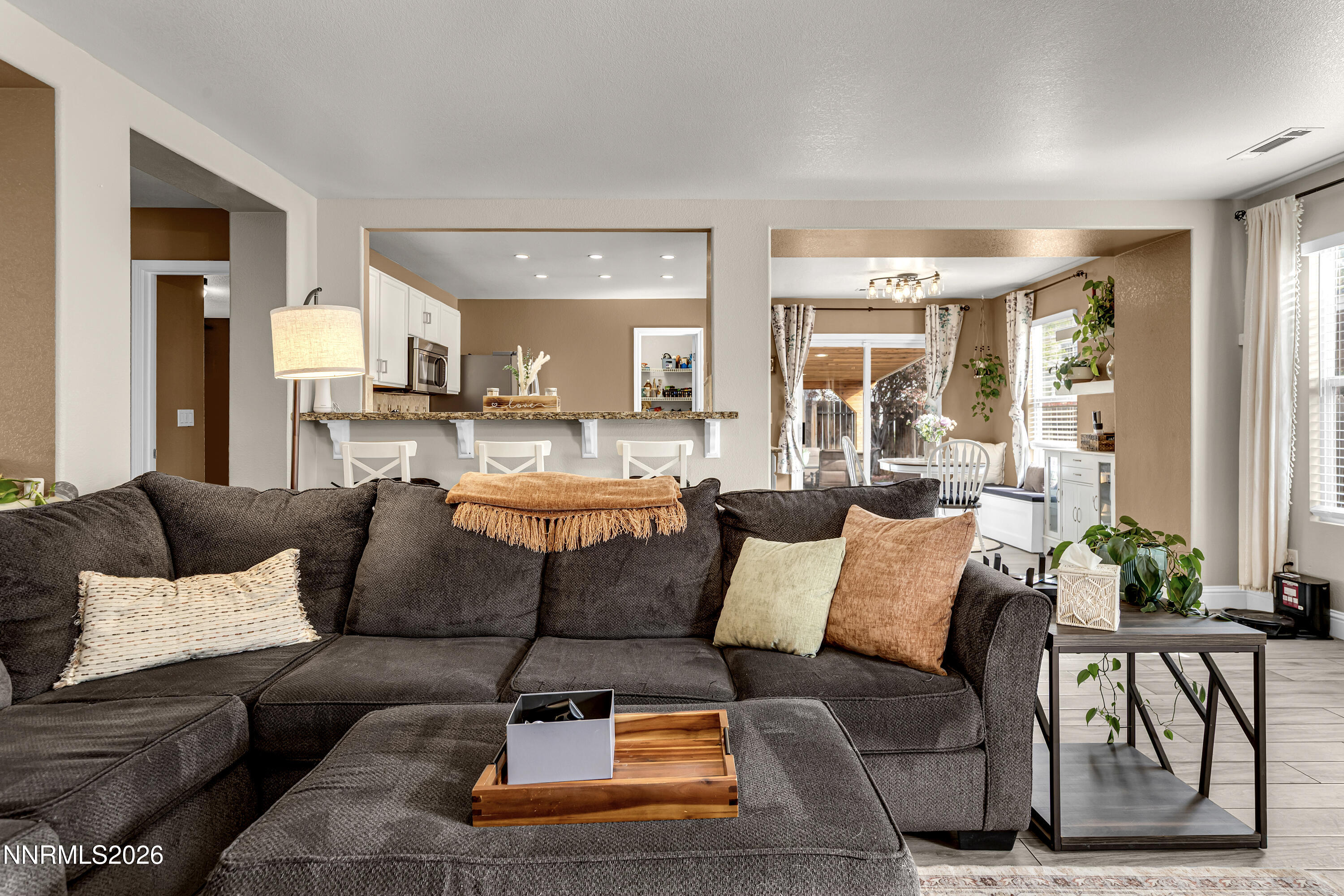 9514 Autumn Leaf Way Reno, NV 89506 - Photo 5 of 37 Living Room