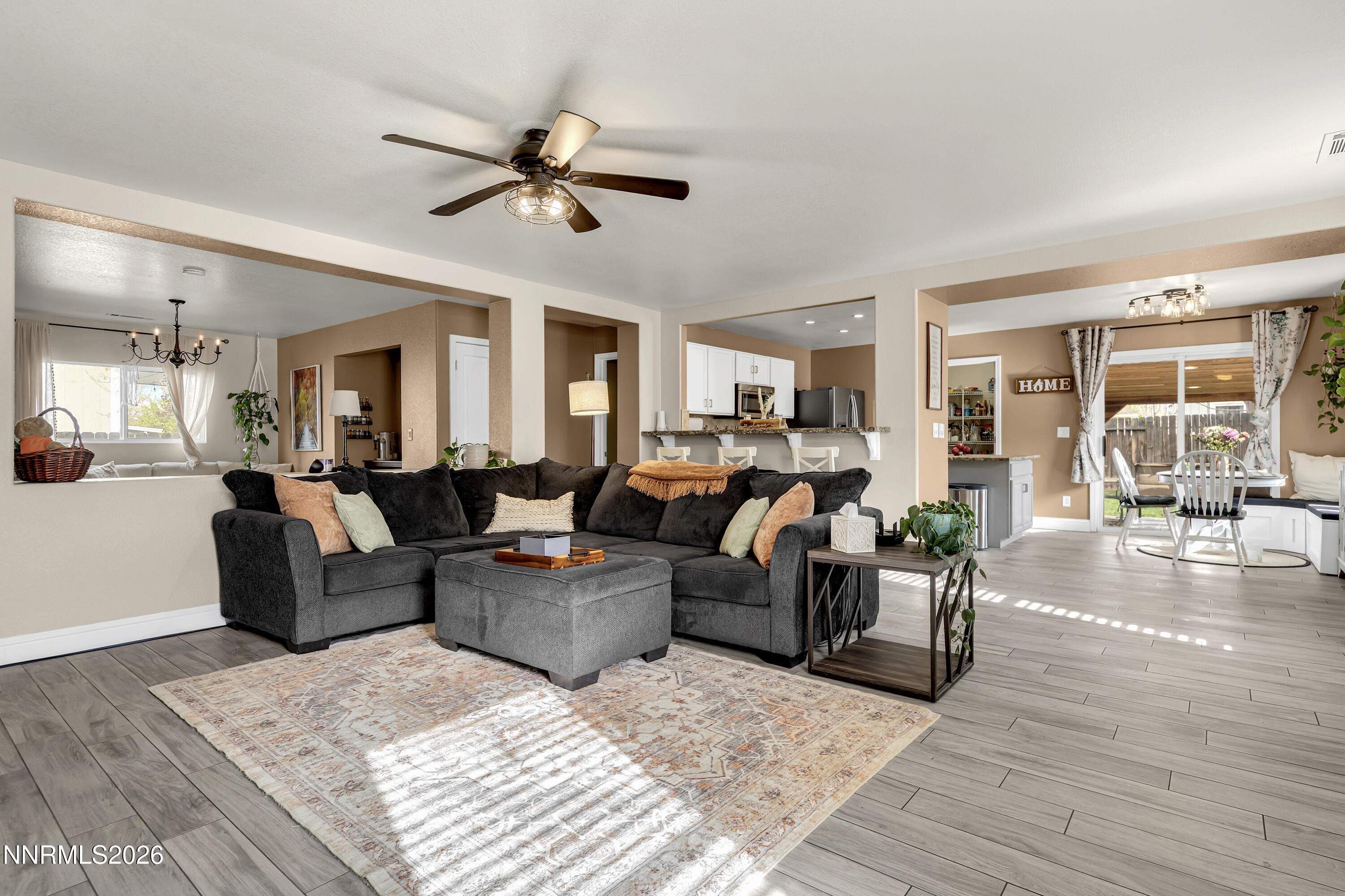 9514 Autumn Leaf Way Reno, NV 89506 - Photo 6 of 37 Living Room