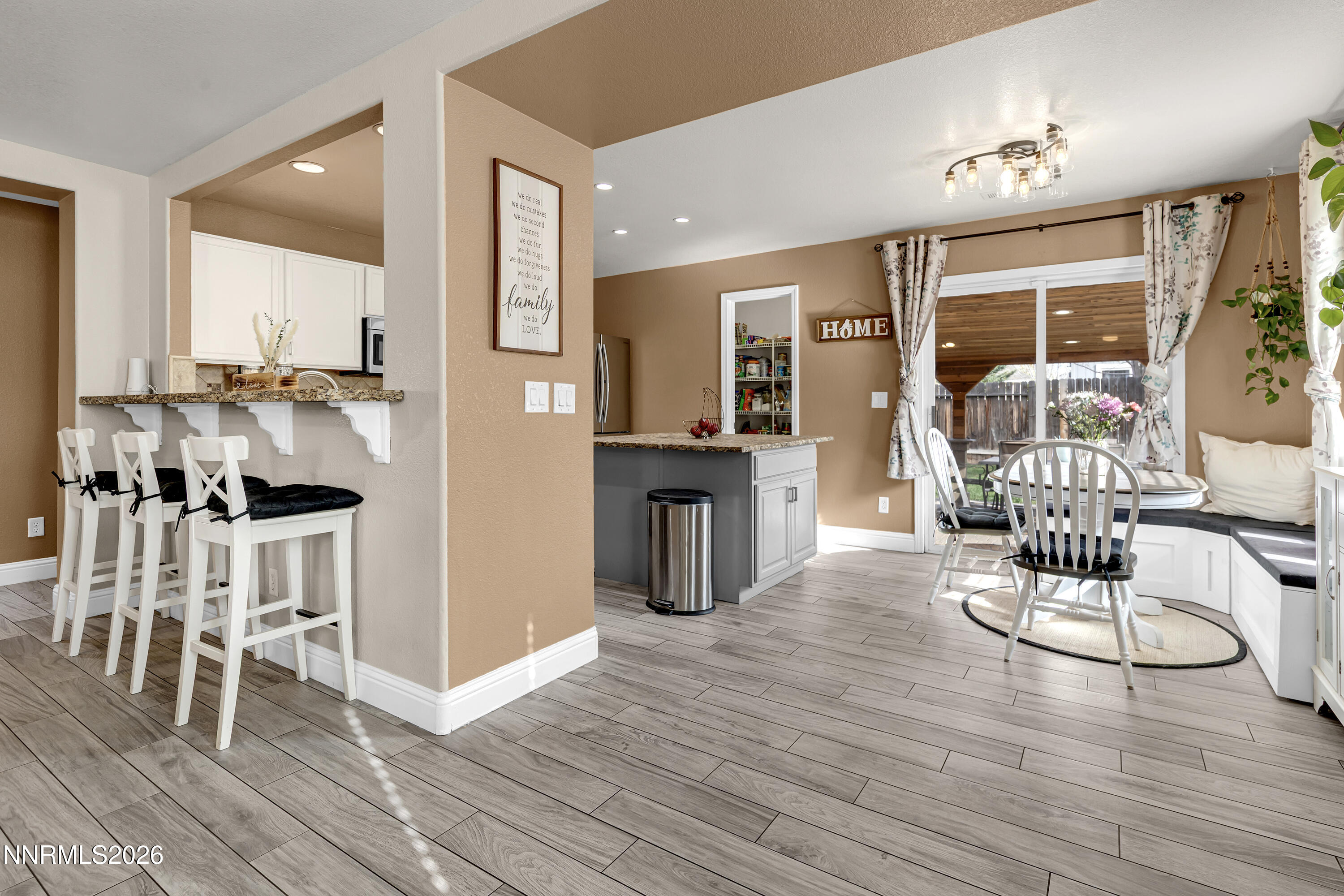 9514 Autumn Leaf Way Reno, NV 89506 - Photo 7 of 37 Breakfast Bar
