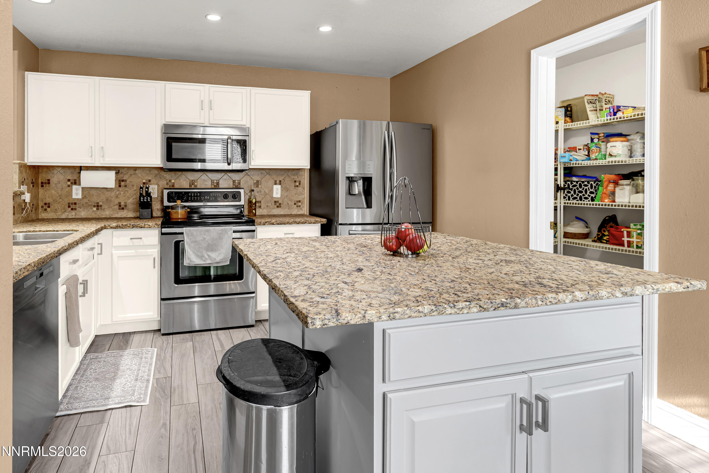 9514 Autumn Leaf Way Reno, NV 89506 - Photo 9 of 37 Kitchen
