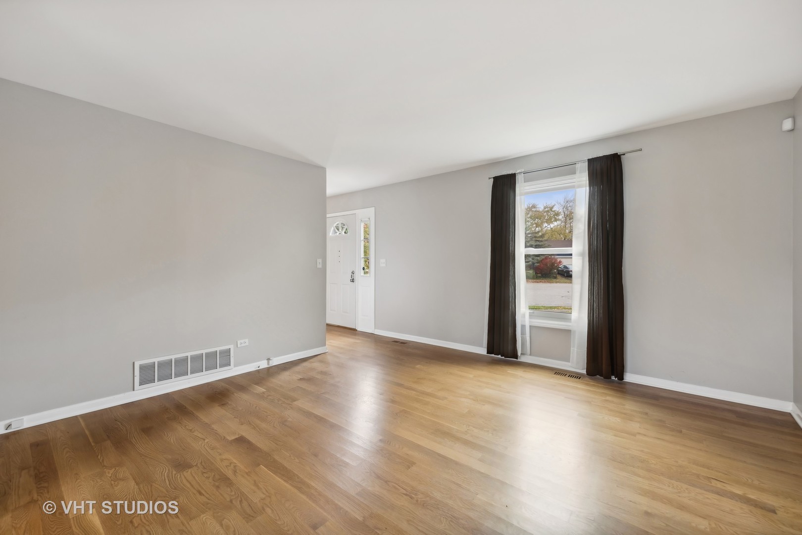 1709 Rutgers Court Naperville, IL 60565 - Photo 12 of 28 Gallery Image 12