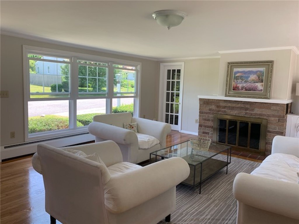 164 Knowlesway Extension Narragansett, RI 02882 - Photo 5 of 10