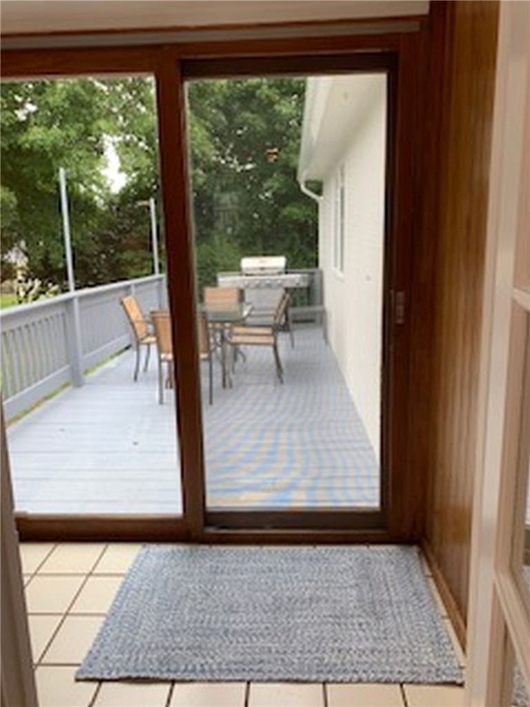 164 Knowlesway Extension Narragansett, RI 02882 - Photo 7 of 10