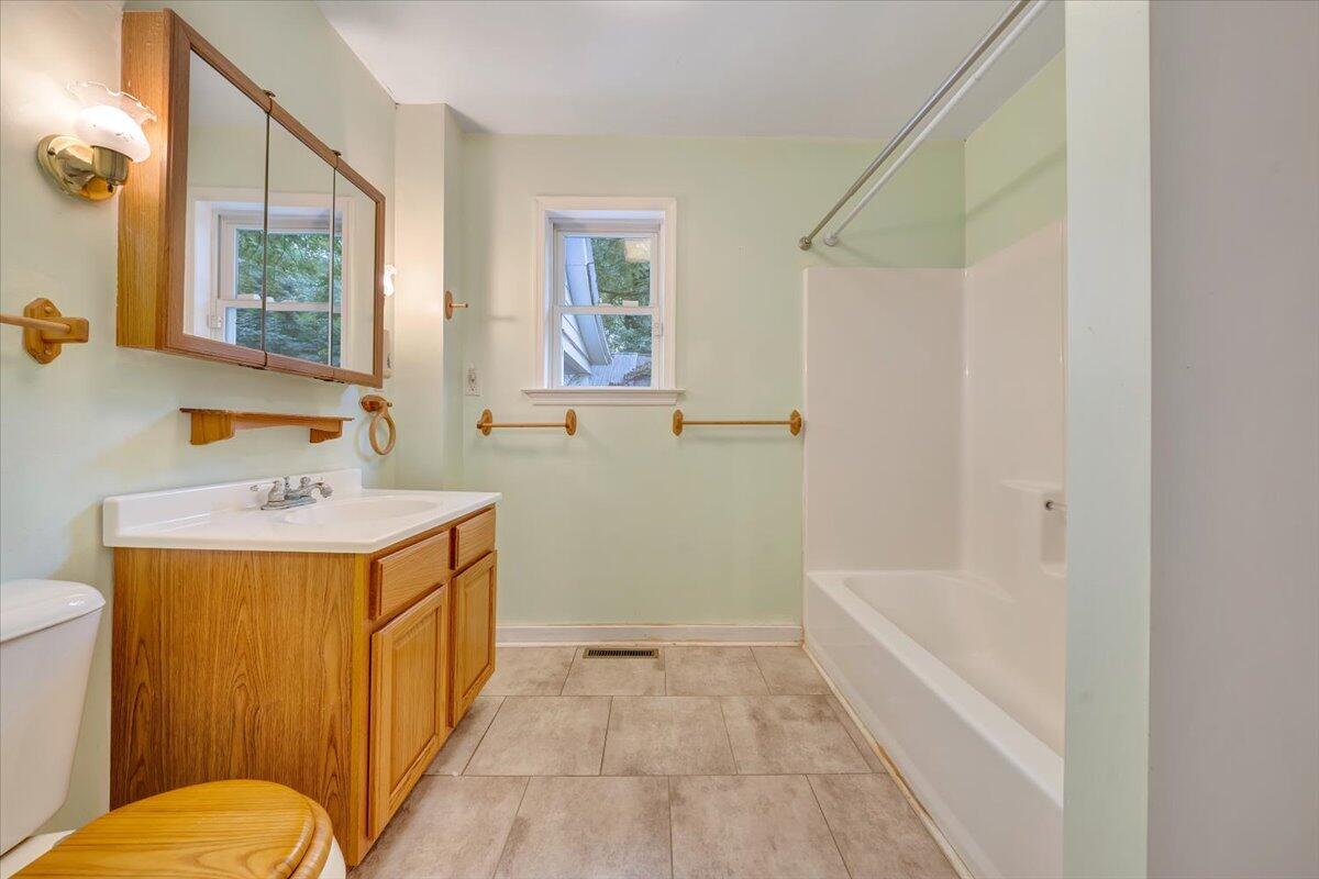 1583 Rock Cliff Road Bedford, VA 24523 - Photo 18 of 55 18-MIB09809