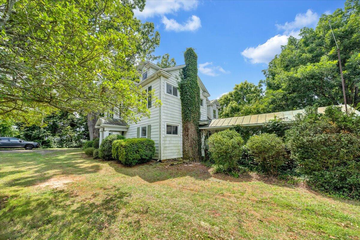 1583 Rock Cliff Road Bedford, VA 24523 - Photo 34 of 55 34-MIB09869