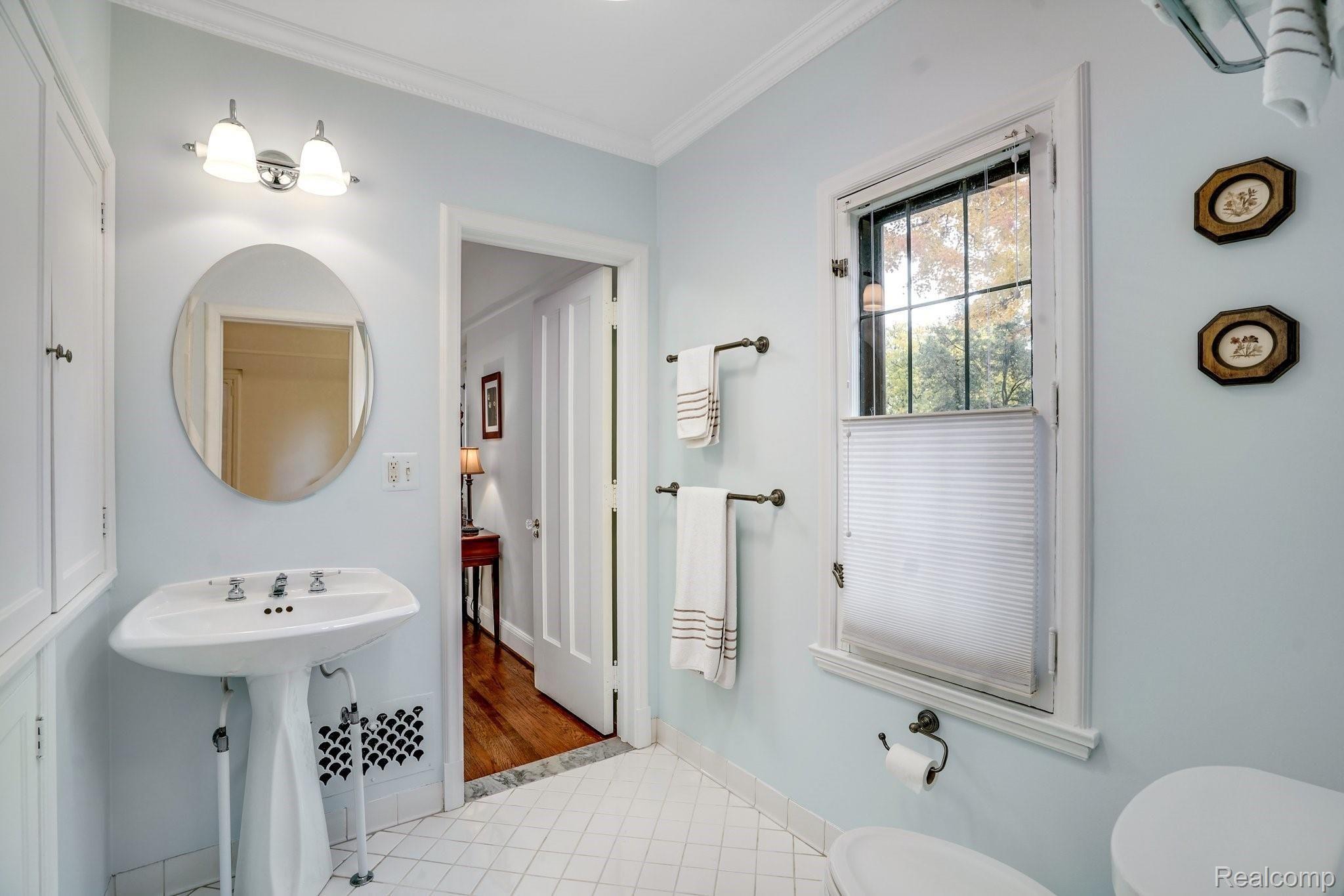 503 Washington Road Grosse Pointe, MI 48230 - Photo 12 of 25 27-web-or-mls-503 Washington Road Grosse Pointe-15.jpg