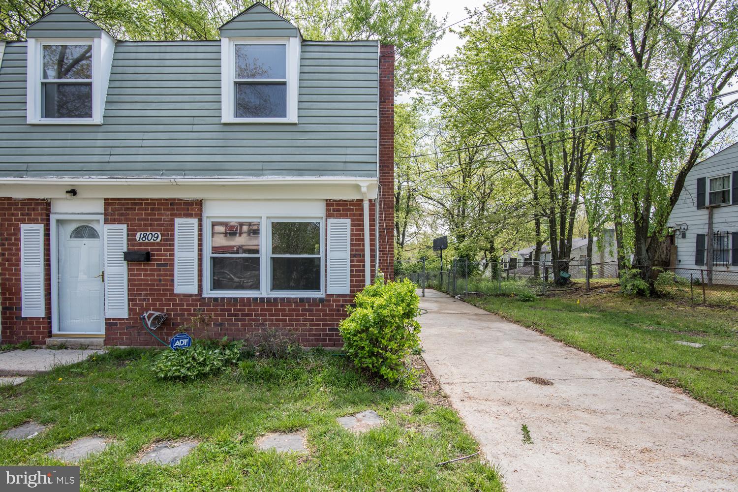 1809 Palmer Park Road Landover, MD 20785 - Photo 4 of 45 Main View