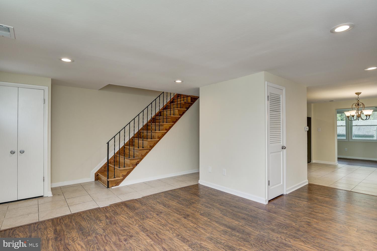 1809 Palmer Park Road Landover, MD 20785 - Photo 8 of 45 Living Room