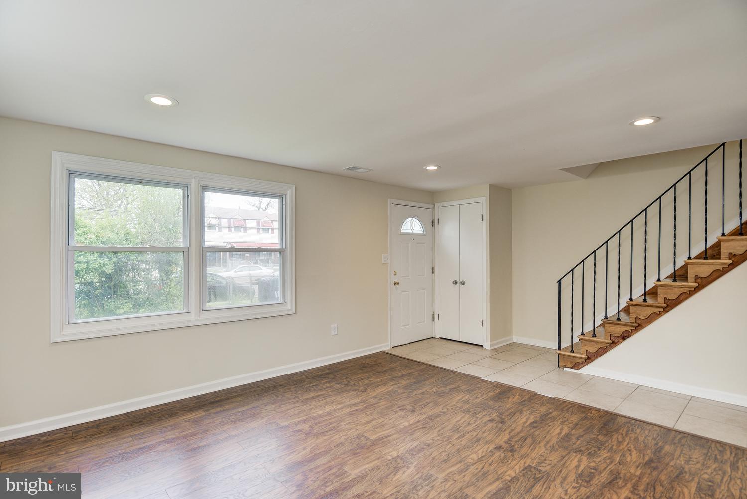1809 Palmer Park Road Landover, MD 20785 - Photo 9 of 45 Living Room