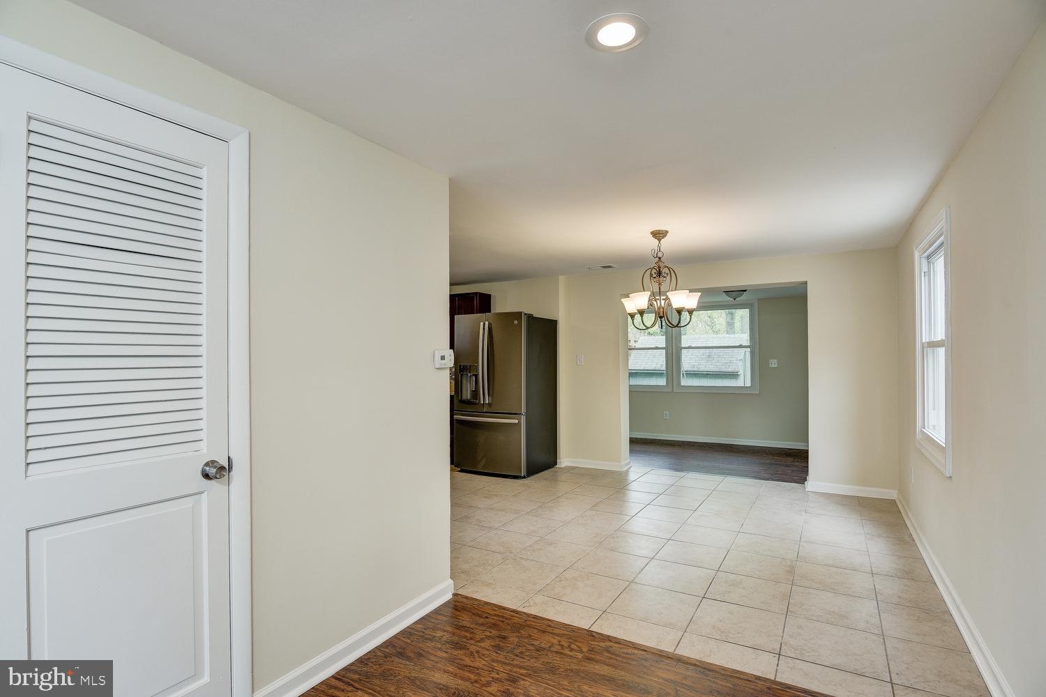 1809 Palmer Park Road Landover, MD 20785 - Photo 10 of 45 Living Room