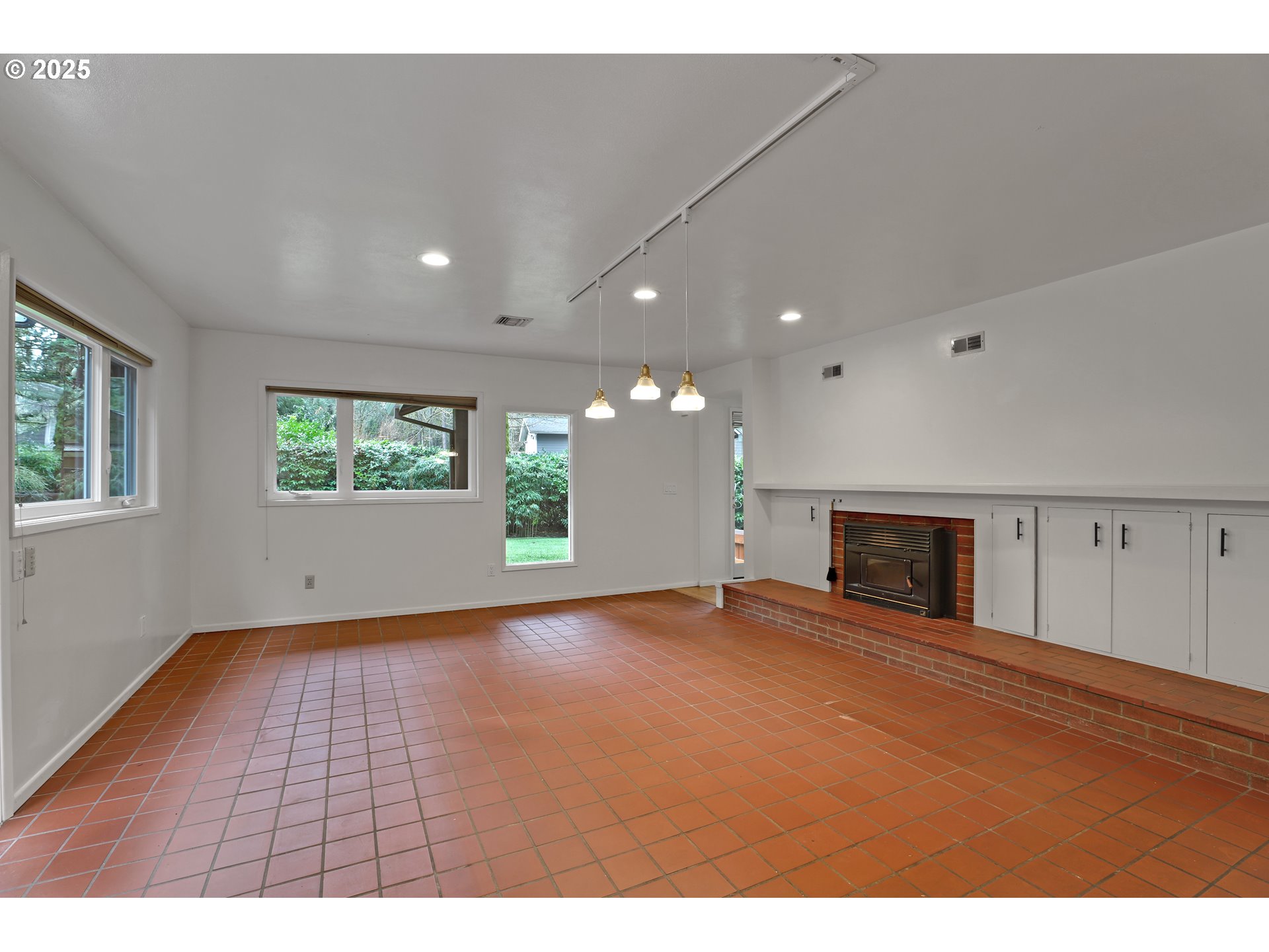 155 Southwest Midvale Road Portland, OR 97219 - Photo 16 of 45 Gallery Image 16