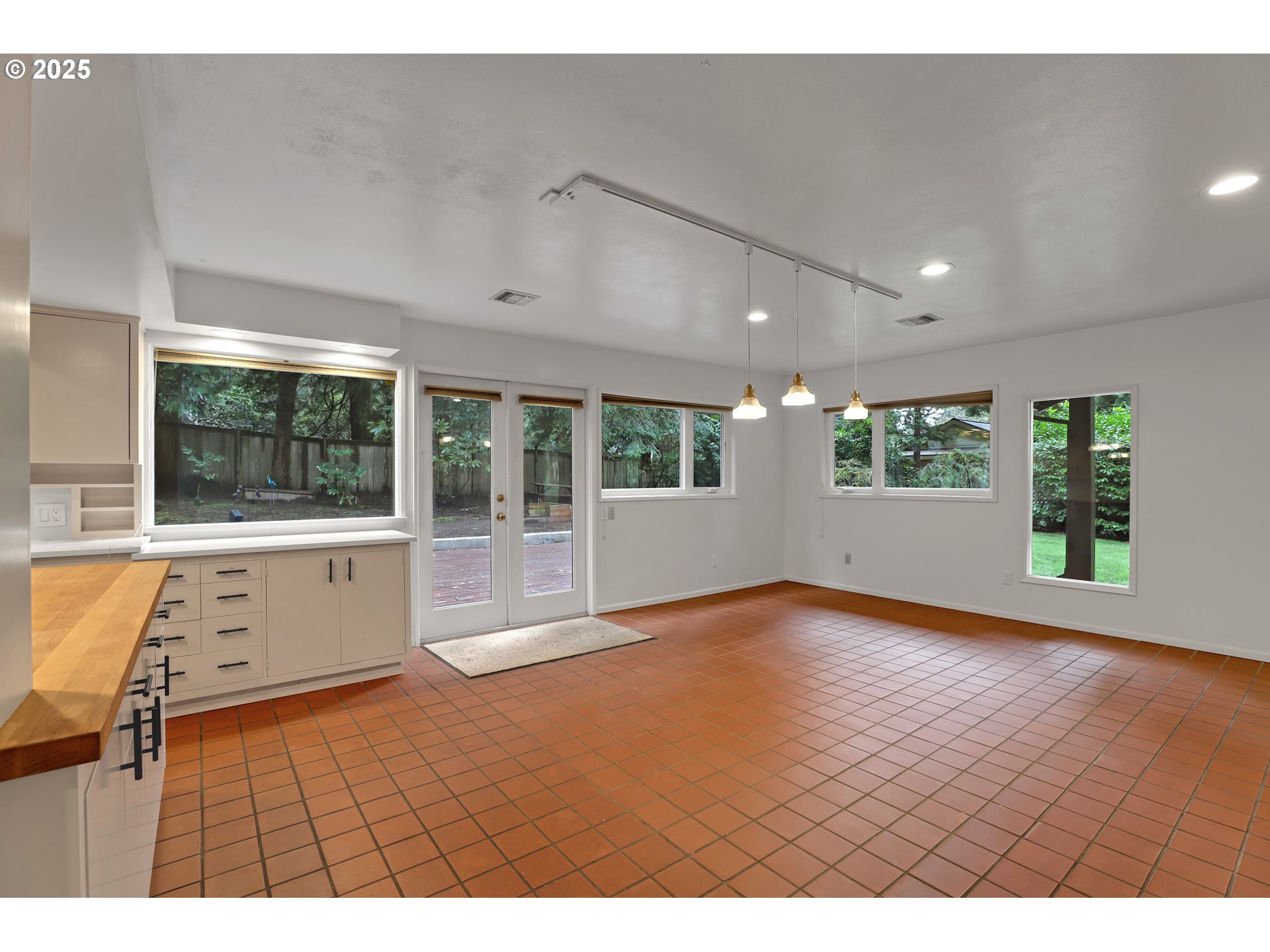 155 Southwest Midvale Road Portland, OR 97219 - Photo 18 of 45 Gallery Image 18
