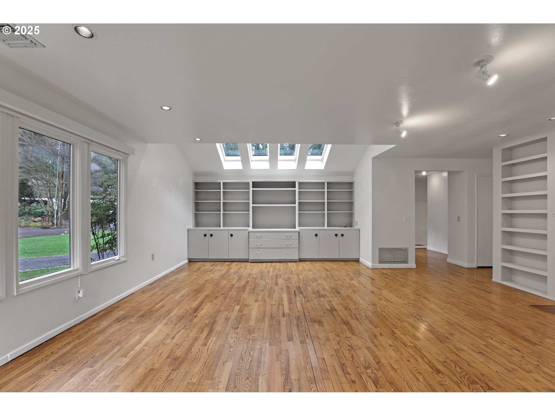 155 Southwest Midvale Road Portland, OR 97219 - Photo 19 of 45 Gallery Image 19