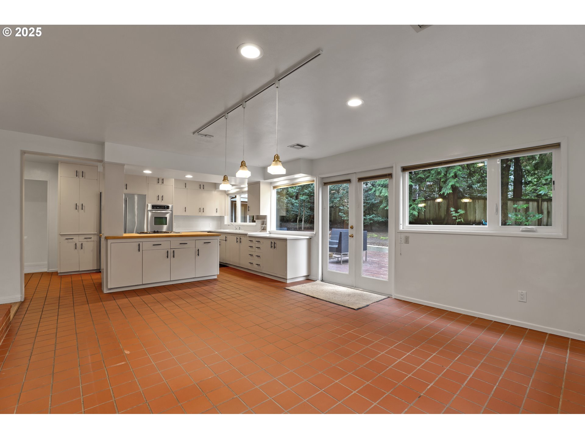 155 Southwest Midvale Road Portland, OR 97219 - Photo 20 of 45 Gallery Image 20