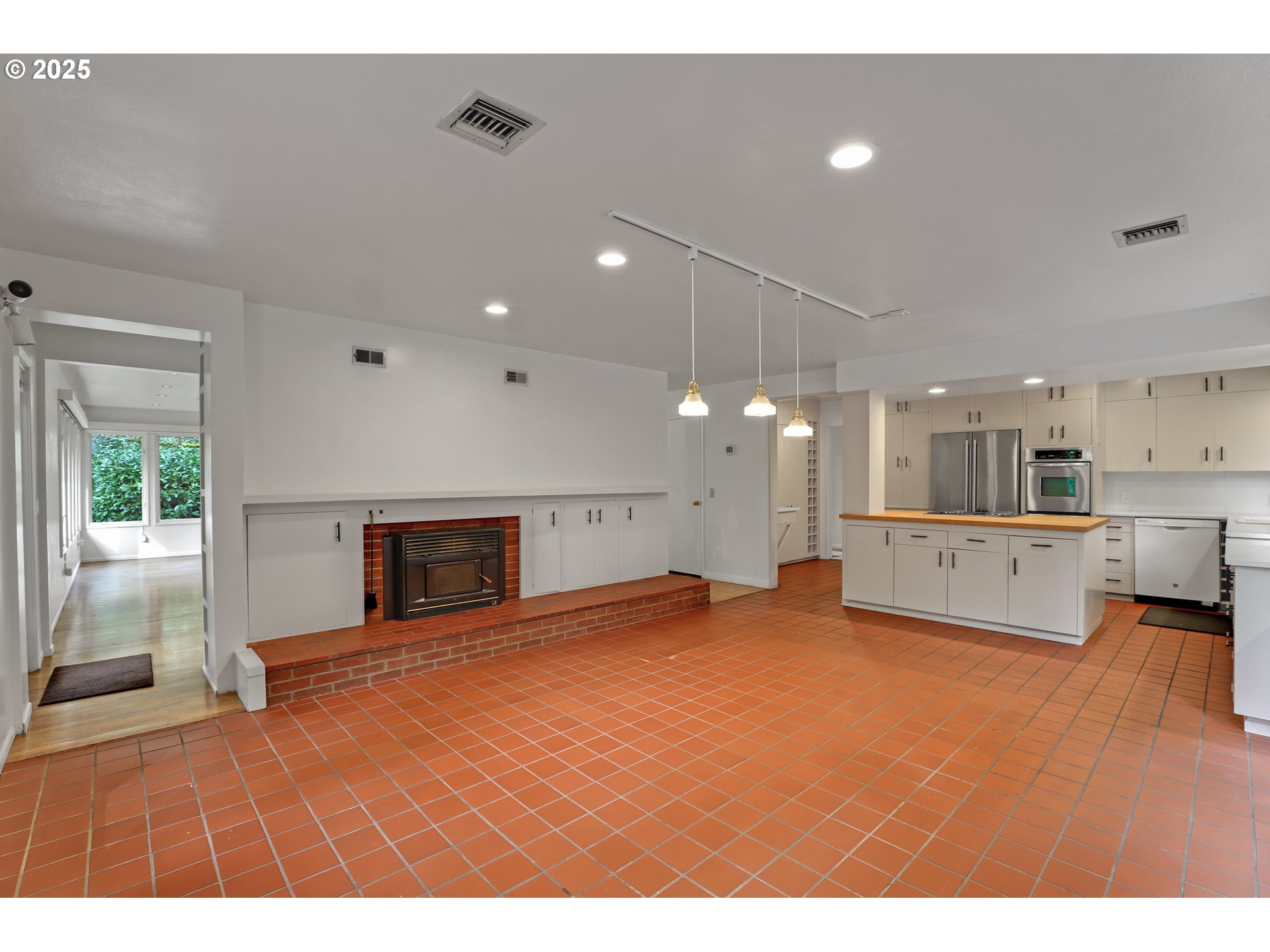 155 Southwest Midvale Road Portland, OR 97219 - Photo 21 of 45 Gallery Image 21