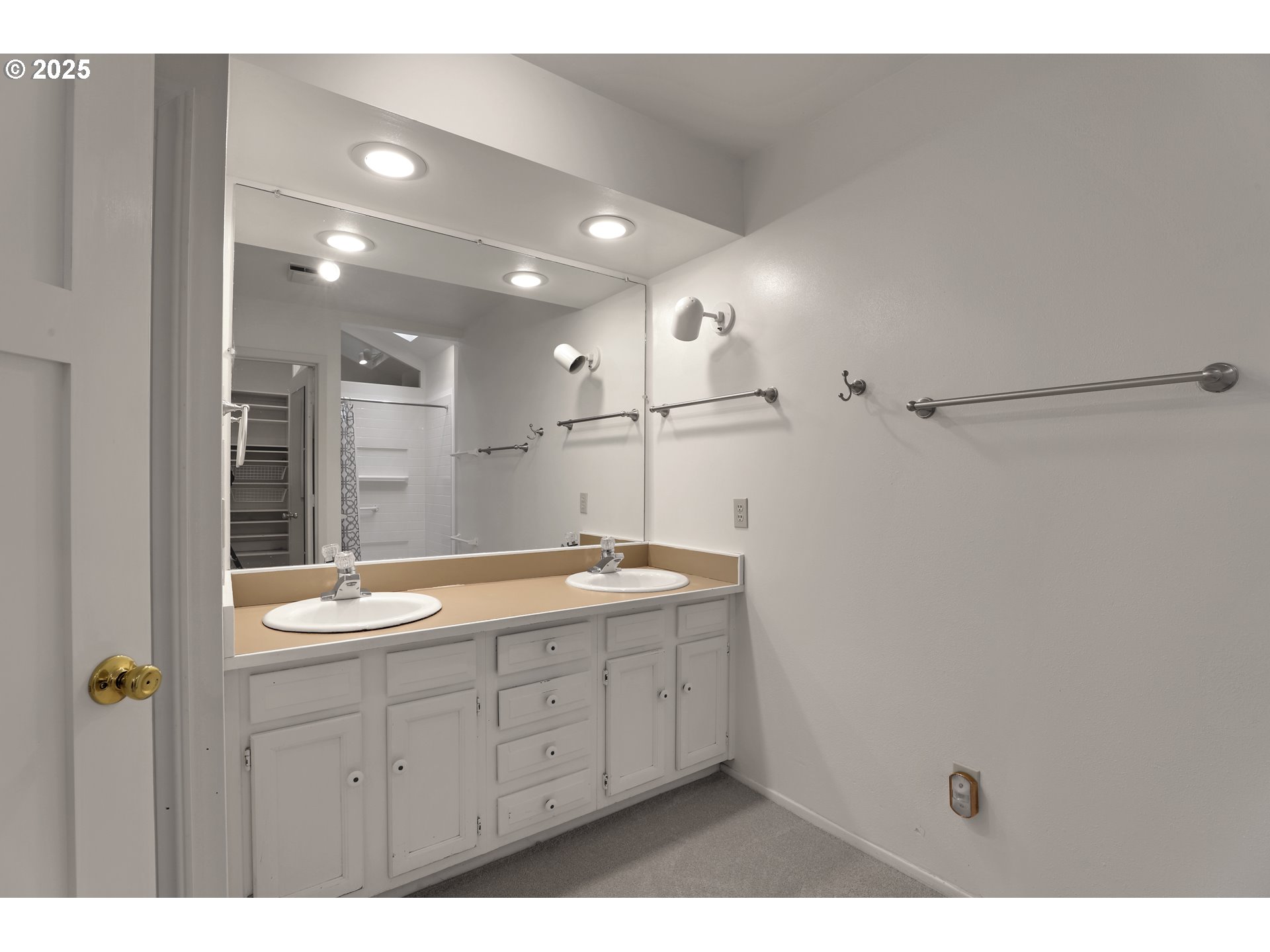 155 Southwest Midvale Road Portland, OR 97219 - Photo 26 of 45 Gallery Image 26