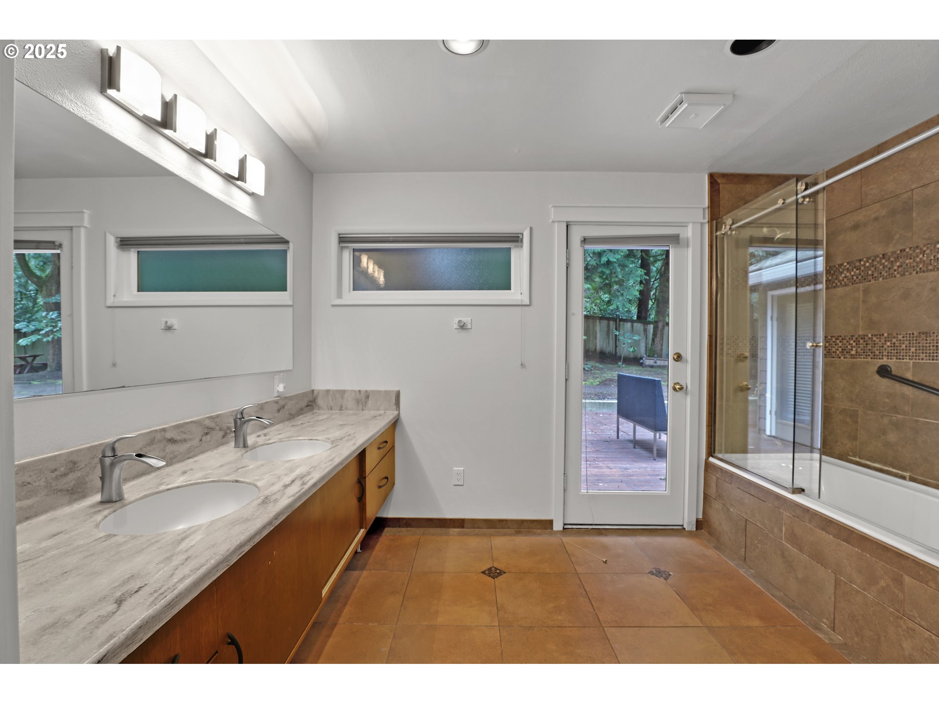 155 Southwest Midvale Road Portland, OR 97219 - Photo 32 of 45 Gallery Image 32