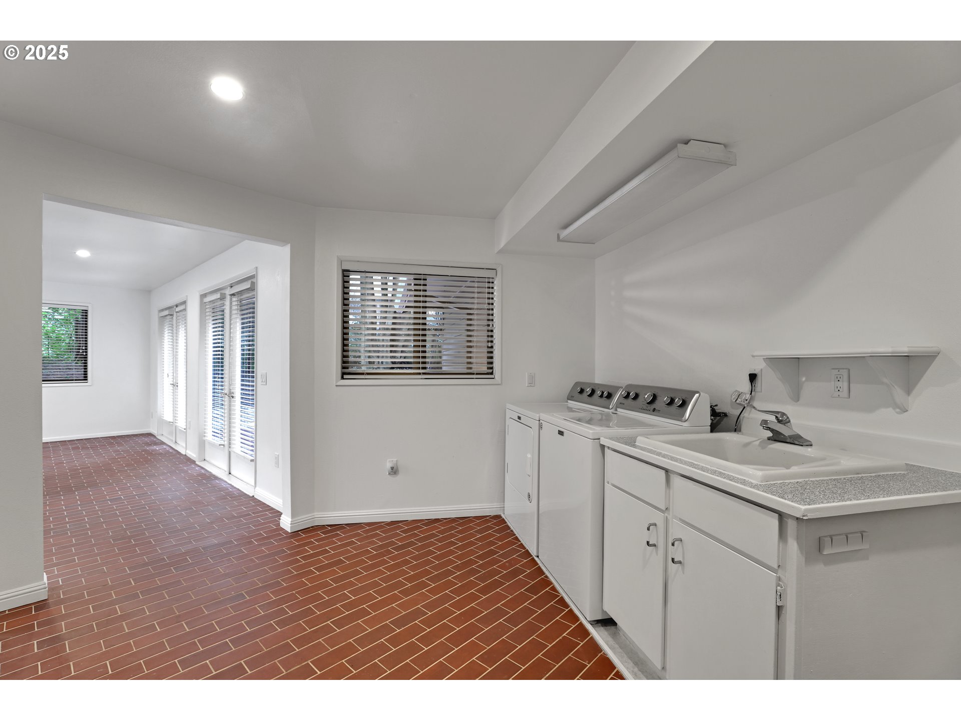 155 Southwest Midvale Road Portland, OR 97219 - Photo 33 of 45 Gallery Image 33