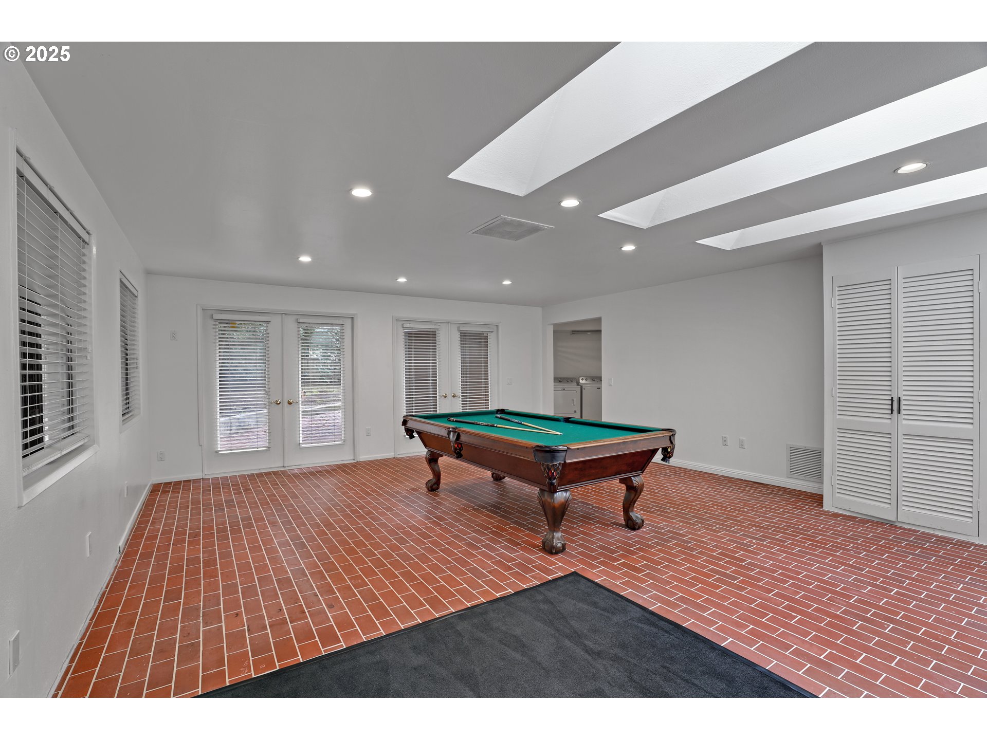 155 Southwest Midvale Road Portland, OR 97219 - Photo 35 of 45 Gallery Image 35