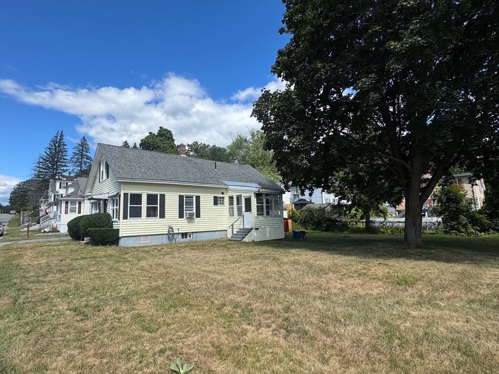 31 Euclid Street Gardner, MA 01440 - Photo 2 of 35