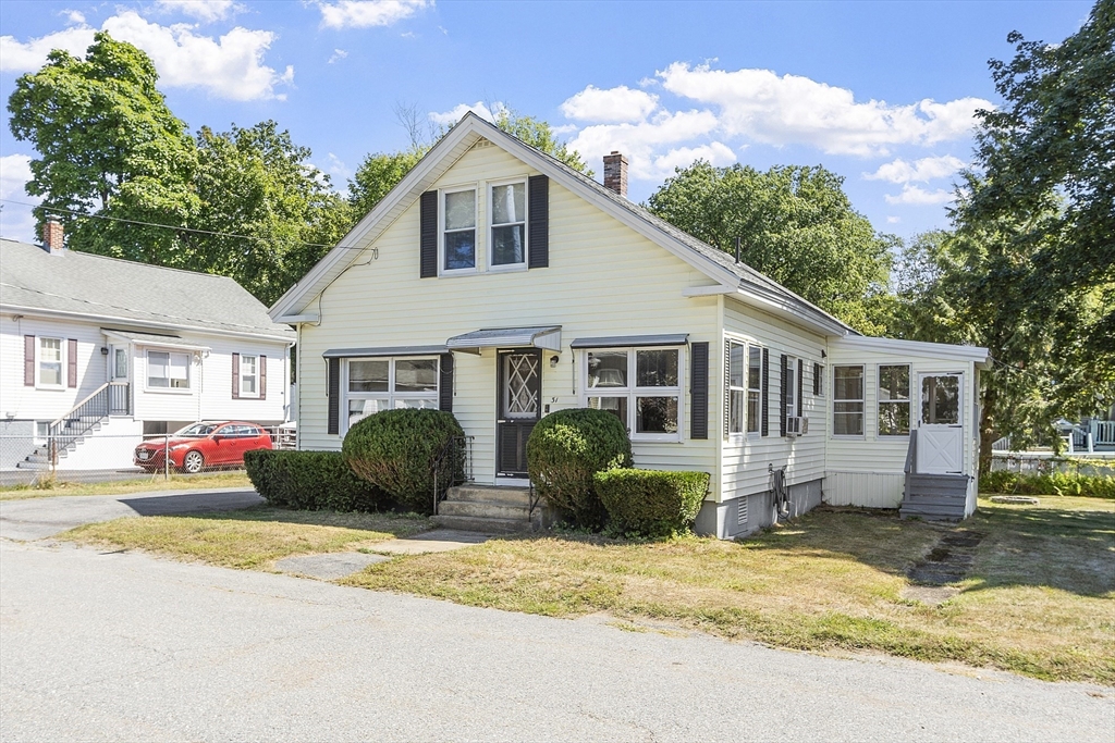 31 Euclid Street Gardner, MA 01440 - Photo 5 of 35