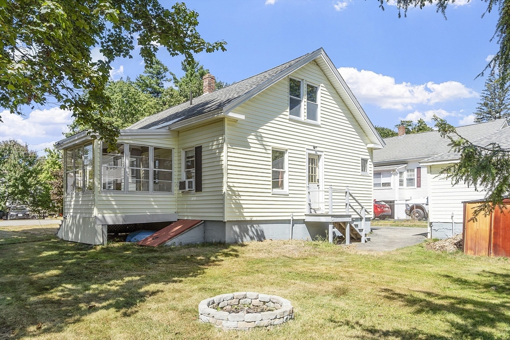 31 Euclid Street Gardner, MA 01440 - Photo 6 of 35