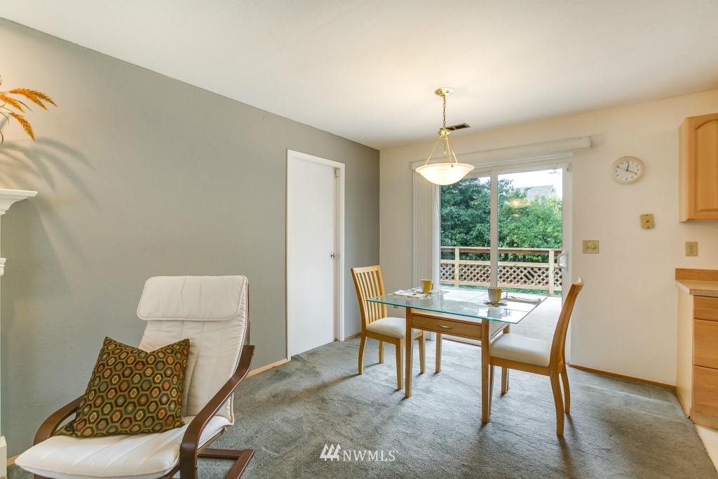 463 Edmonds Court Northeast Renton, WA 98056 - Photo 5 of 19