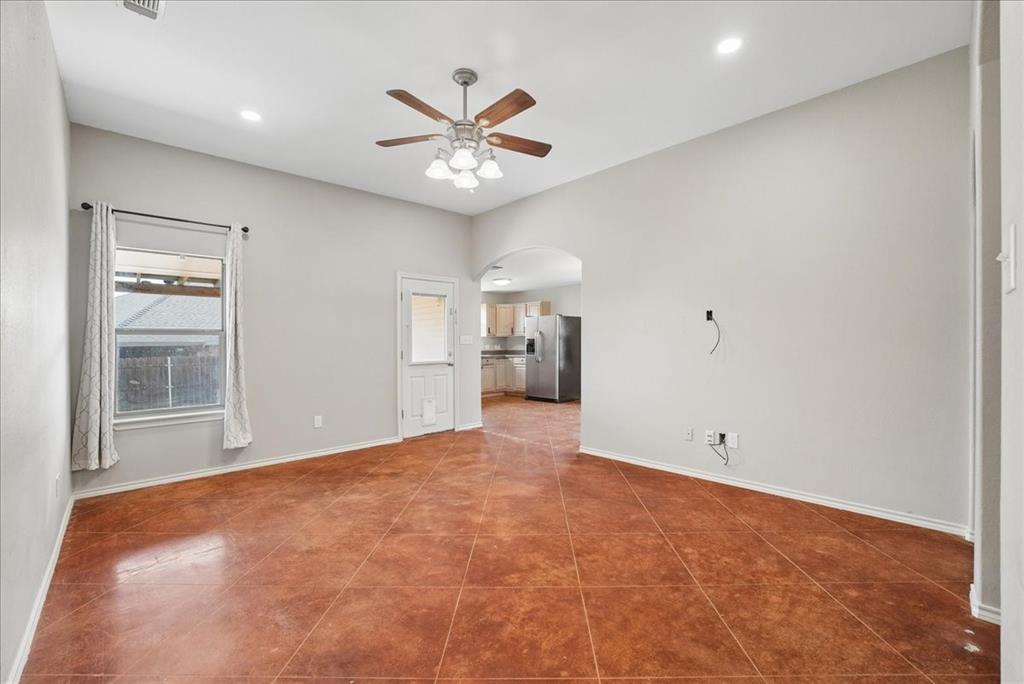 809 Rambling Court Granbury, TX 76049 - Photo 5 of 21