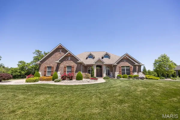 $852,000 | 1916 Windcrest Drive, O'Fallon, IL 62269