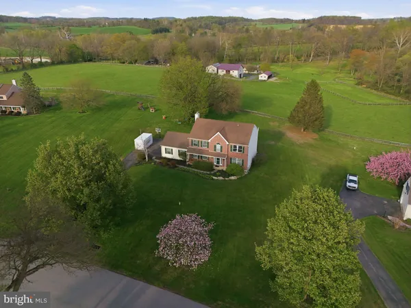 $600,000 | 7 East Hunter Creek Lane, West Grove, PA 19390