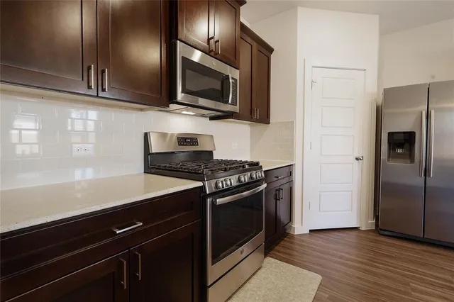 $400,000 | 512 McCoy Drive, Van Alstyne, TX 75495