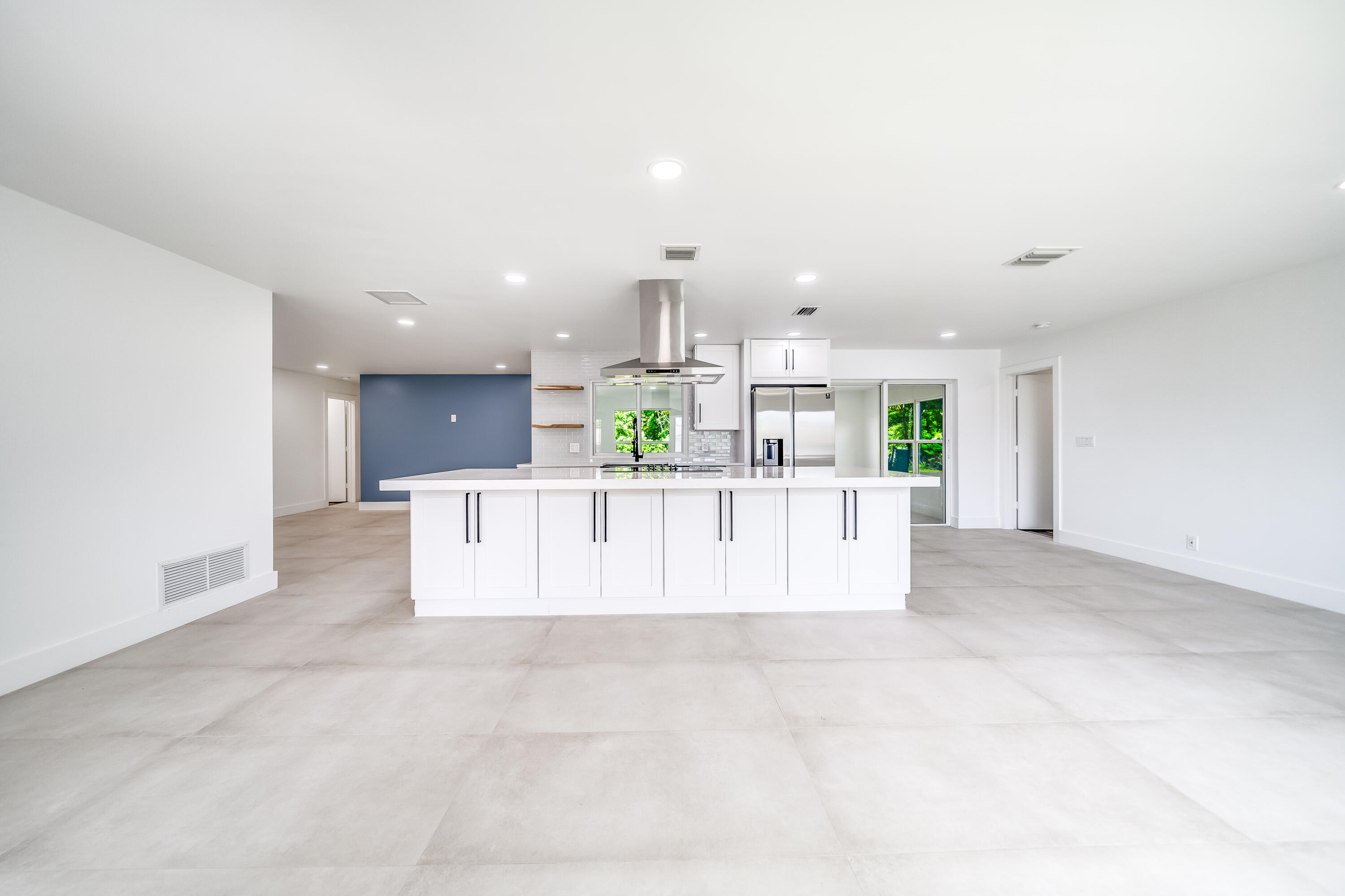 4641 Northwest 5th Lane Boca Raton, FL 33431 - Photo 3 of 35 Family Room/Kitchen