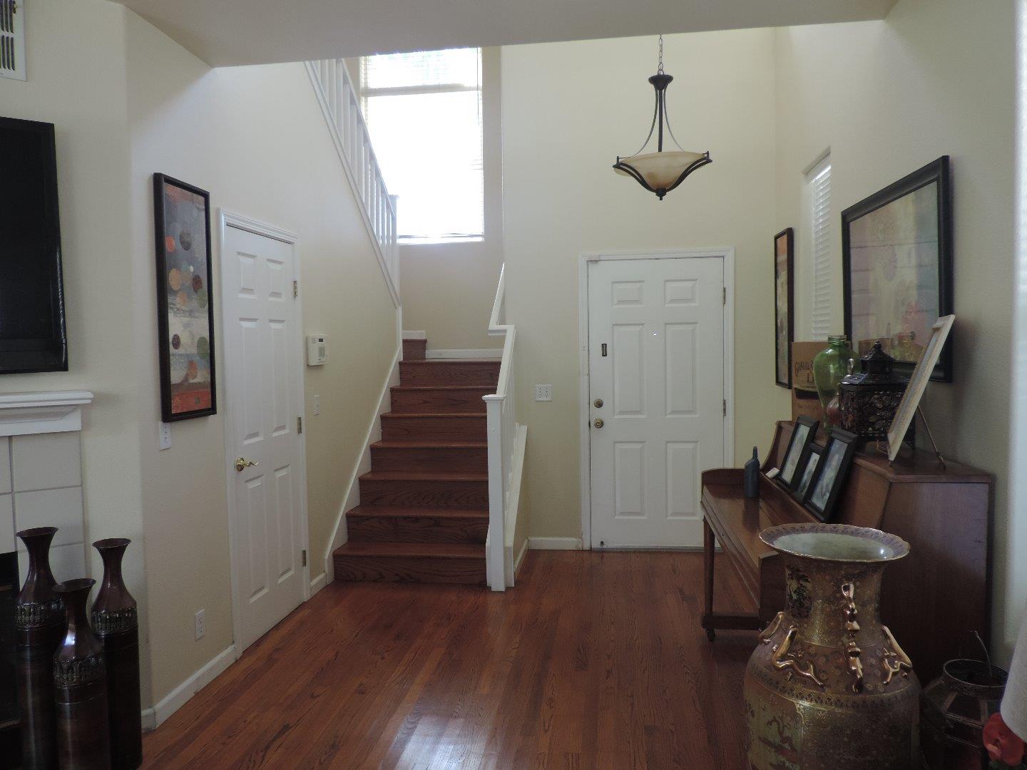 8955 Del Rio Circle Gilroy, CA 95020 - Photo 4 of 17