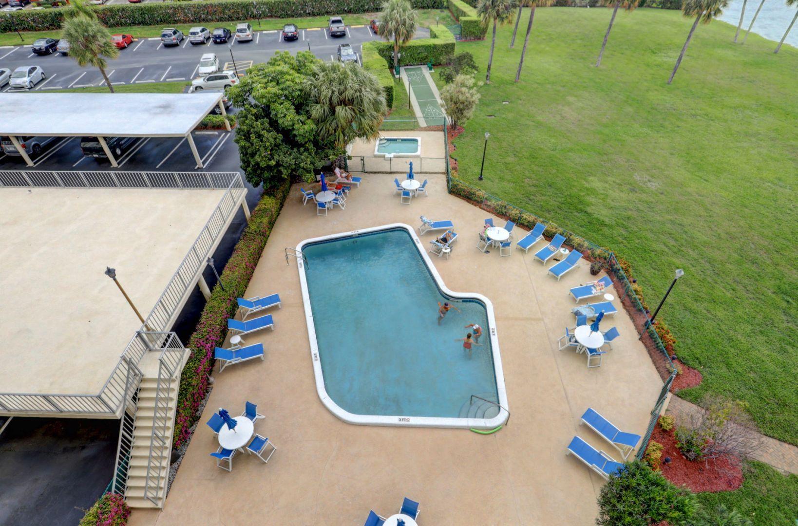 336 Golfview Road, Unit 601 North Palm Beach, FL 33408 - Photo 17 of 28 an aerial view of a house having outdoor space