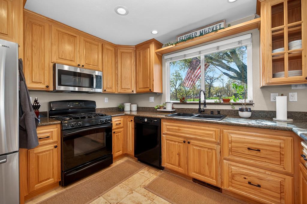 5508 High Sierra Road Pilot Hill, CA 95664 - Photo 15 of 86