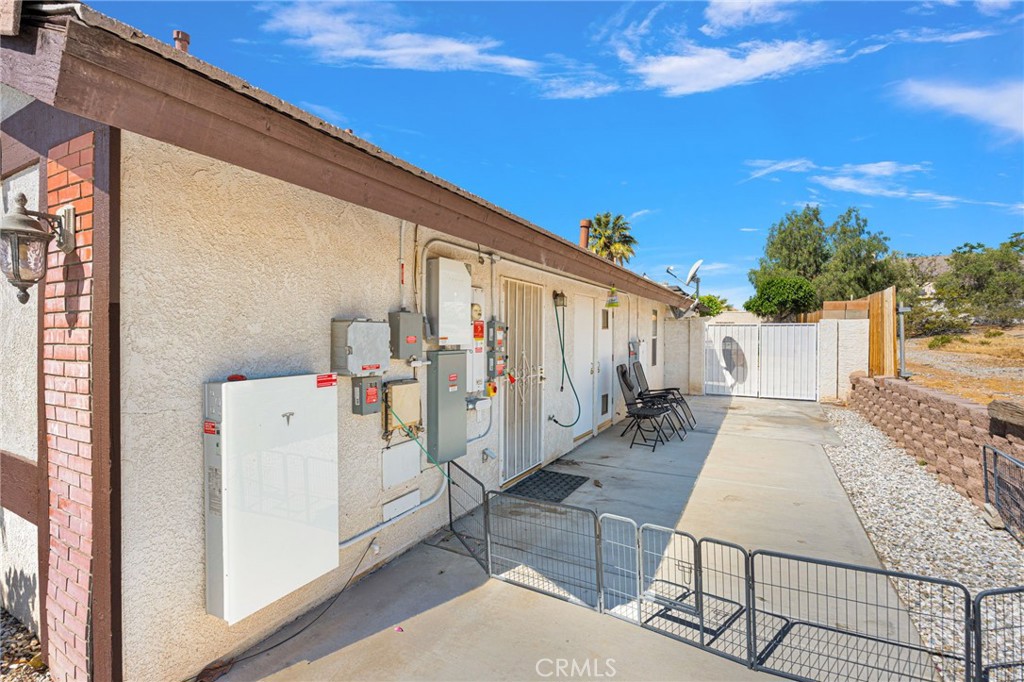 16258 Chiwi Road Apple Valley, CA 92307 - Photo 41 of 49 ADU Patio/Back Enrance
