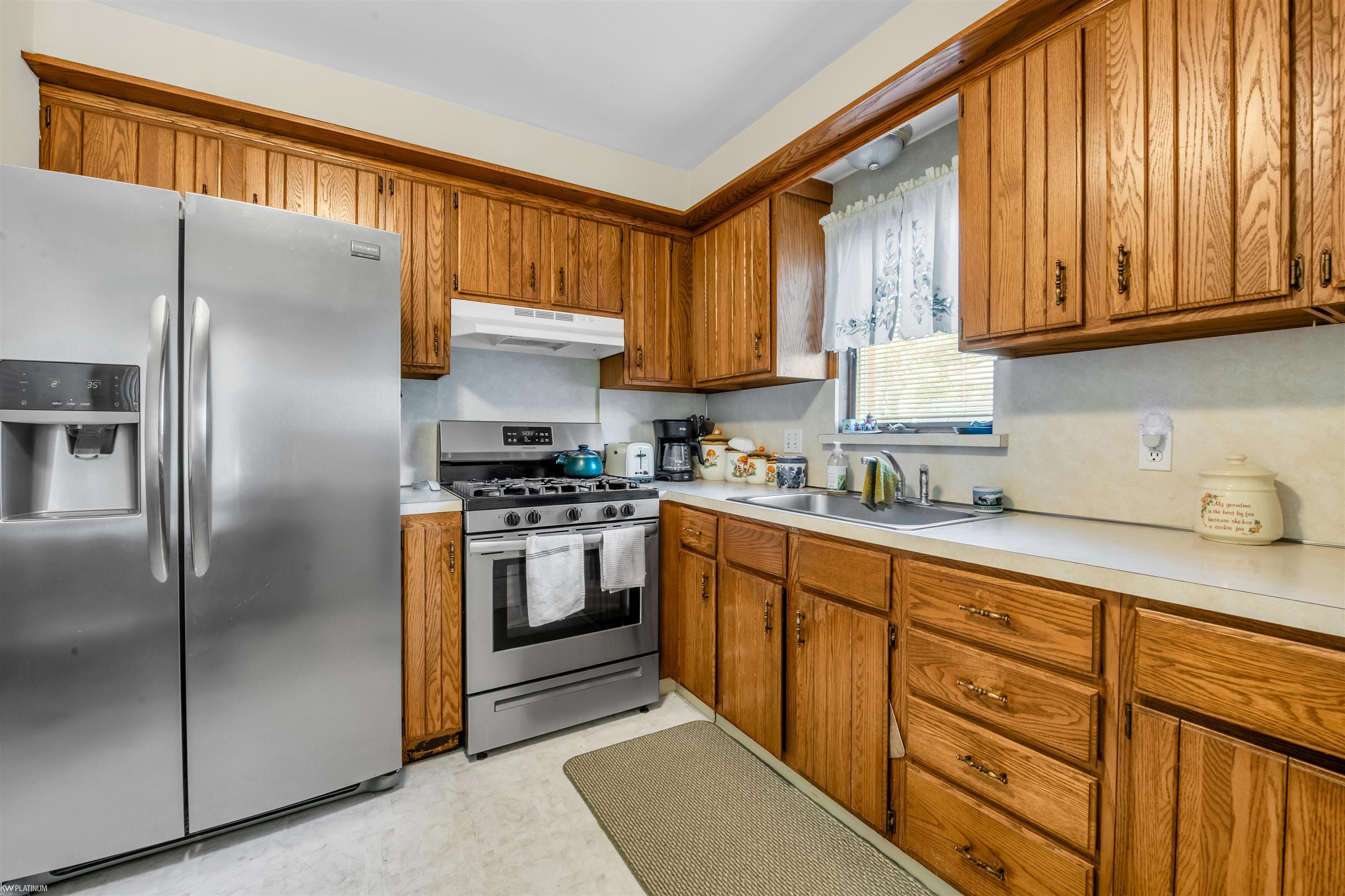 4583 East Thirteen Mile Road Warren, MI 48092 - Photo 7 of 22 50113236-6.JPG