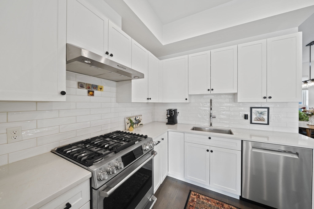 196 Gardner Street, Unit 196 Boston, MA 02132 - Photo 7 of 26