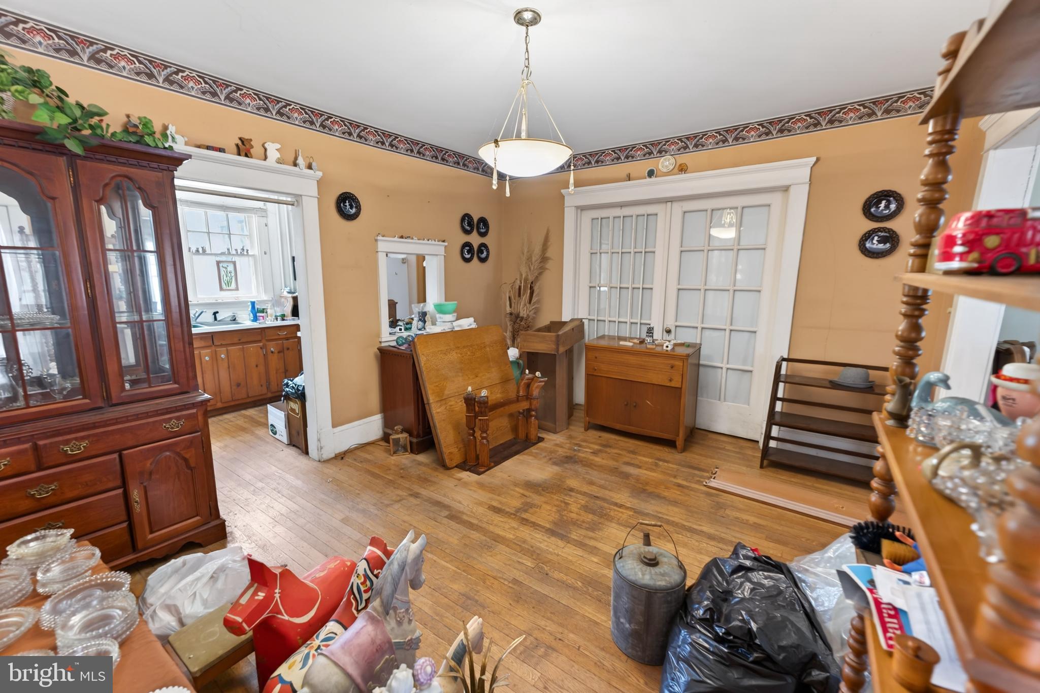 522 Market Street Denton, MD 21629 - Photo 24 of 49 a living room with furniture and a window