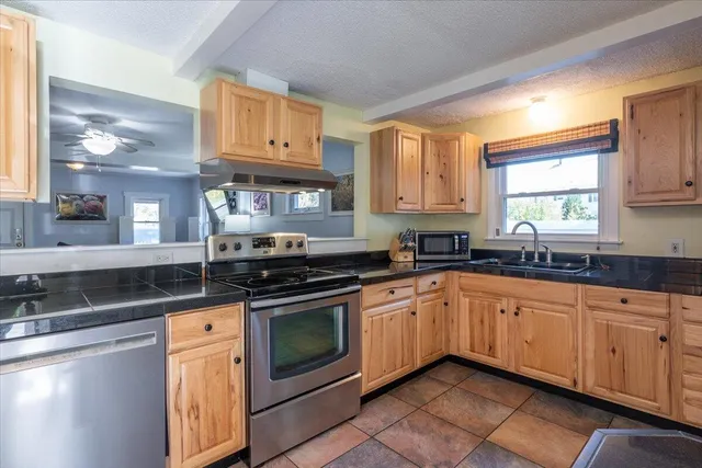 $360,000 | 14 Thomaston Street, Rockland, ME 04841