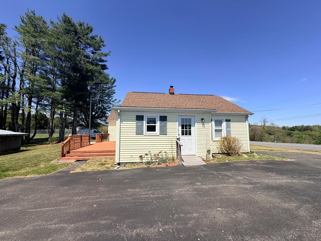 4786 Pipers Gap Road Galax, VA 24333 - Photo 6 of 26 Gallery Image 6
