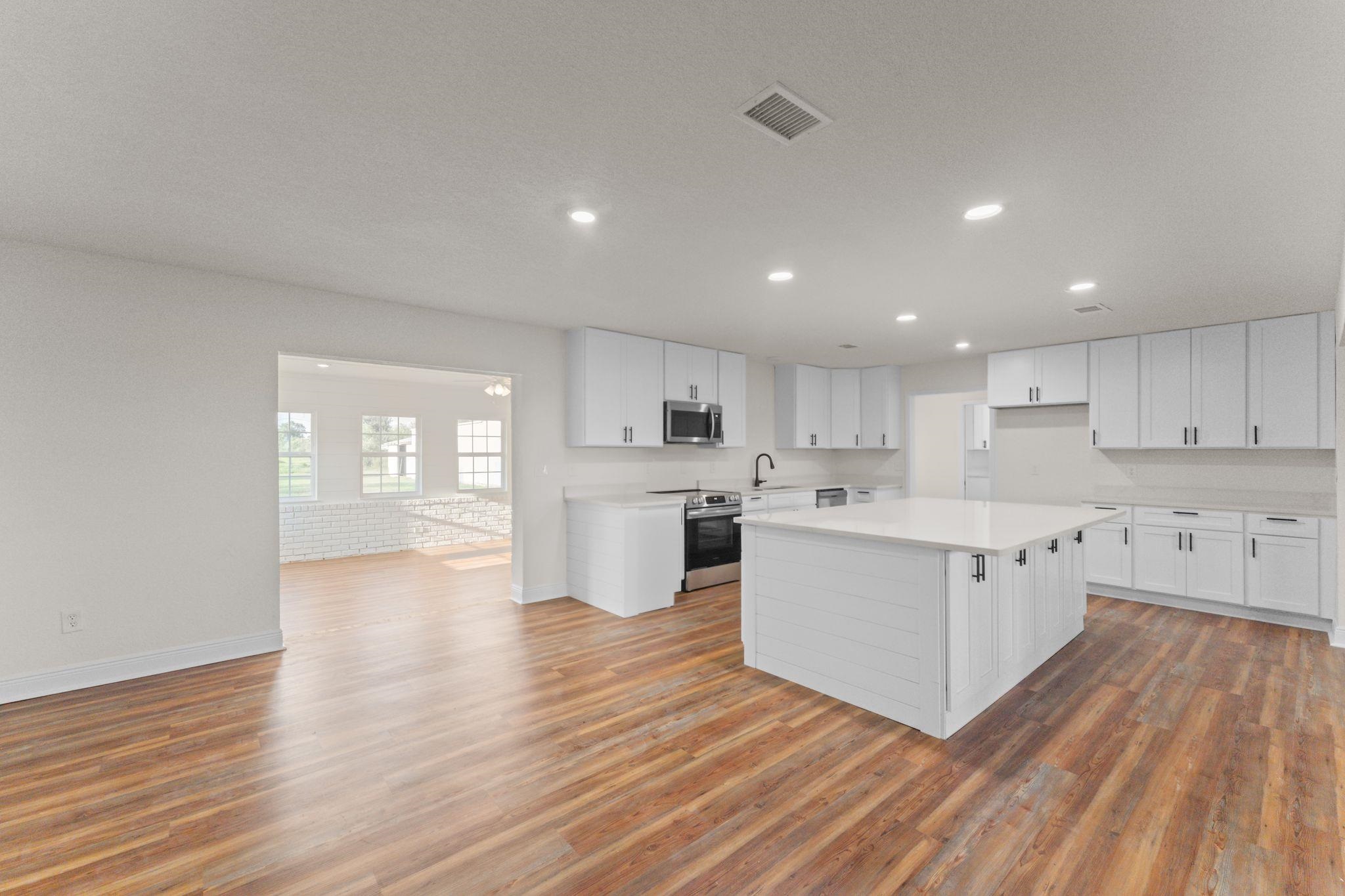 17761 County Road 28 Foley, AL 36535 - Photo 14 of 51 Kitchen