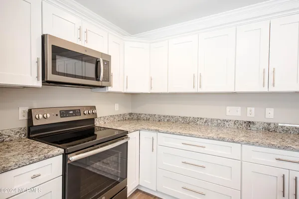 $2,300 | 1651 Chadwick Shores Drive, Sneads Ferry, NC 28460