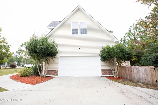 $2,300 | 1651 Chadwick Shores Drive, Sneads Ferry, NC 28460